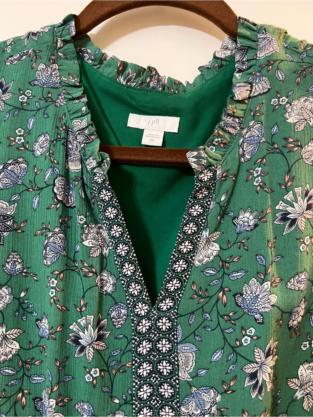 J Jill sz XS Floral Green Midi Dress with Blue Accent Sleeves